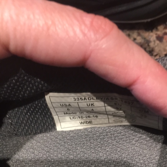 Women’s Vionic Gray/Black Athletic Sneakers. Barely worn, excellent condition. - Picture 4 of 4